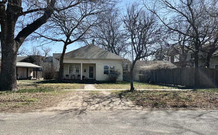Pictures of Mixed Use, Multifamily property located at 224 w eufala st, Norman, OK 73069 for sales - image #1