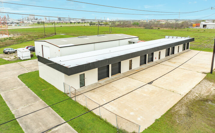 Pictures of Industrial, Mixed Use, Office property located at 603 Commerce St, Clute, TX 77531 for sales - image #1