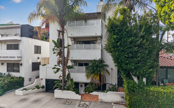 Pictures of Multifamily property located at 733 Huntley Dr, West Hollywood, CA 90069 for sales - image #1