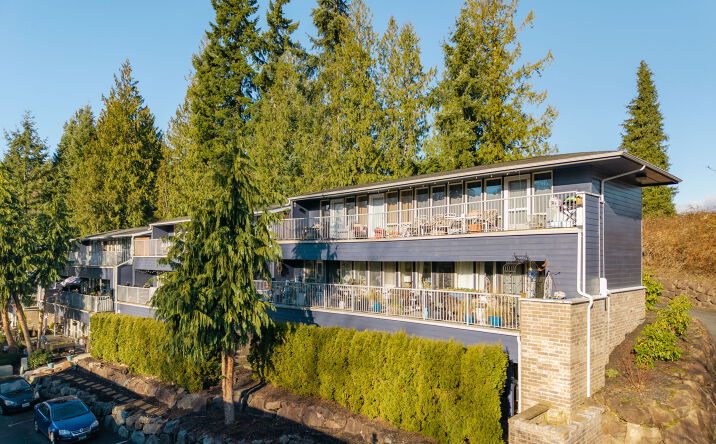Pictures of Multifamily property located at 21125 81st Dr NE, Arlington, WA 98223 for sales - image #1