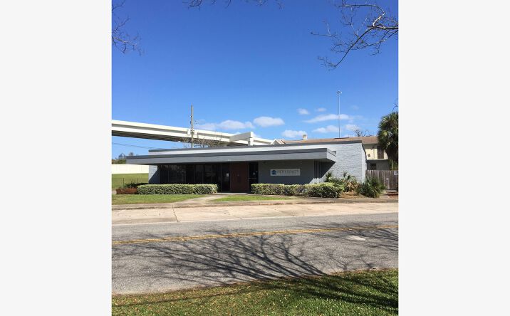Pictures of Office, Retail property located at 711 Margaret St, Jacksonville, FL 32204 for sales - image #1