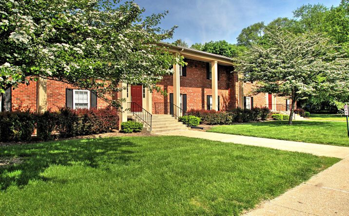 Pictures of Multifamily property located at Portsmouth Dr, Elkhart, Elkhart, IN 46517 for sales - image #1