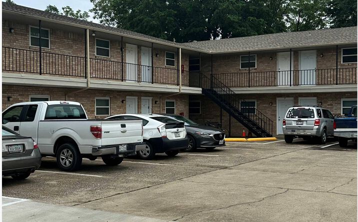 Pictures of Multifamily property located at 2425 Louise St, Denton, TX 76201 for sales - image #1