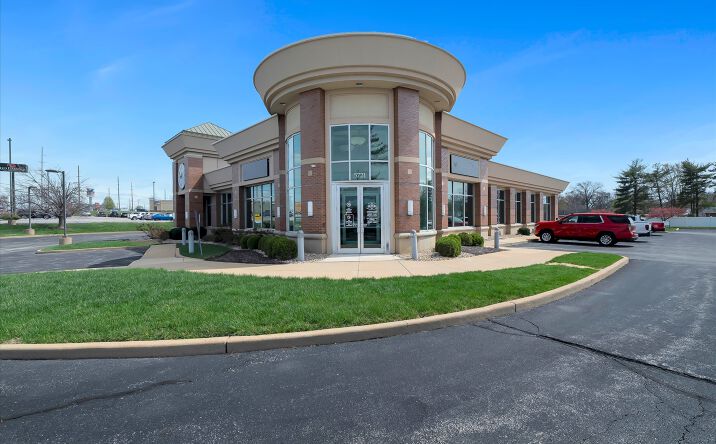 Pictures of Office, Retail property located at 5721 S Lindbergh Blvd, St. Louis, MO 63123 for sales - image #1