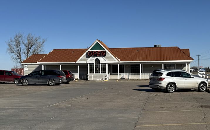 Pictures of Retail property located at 3324 S Lincoln Ave, York, NE 68467 for sales - image #1