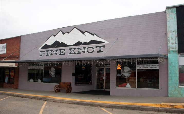 Pictures of Retail property located at 110 N Broadway Street, Broken Bow, OK 74728 for sales - image #1