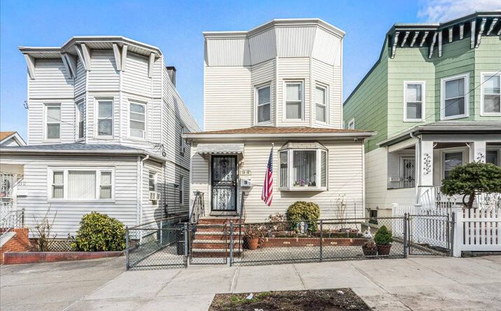 Pictures of Mixed Use property located at 13-15 124th St, College Point, NY 11356 for sales - image #1