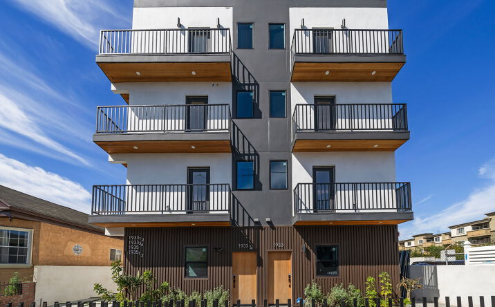 Pictures of Multifamily property located at 1933 Magnolia Ave, Los Angeles, CA 90007 for sales - image #1