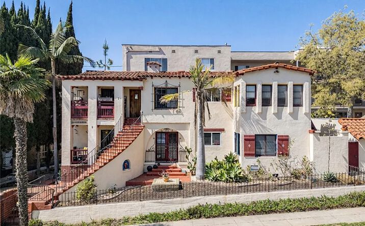 Pictures of Multifamily property located at 3 Euclid Avenue, Long Beach, CA 90803 for sales - image #1