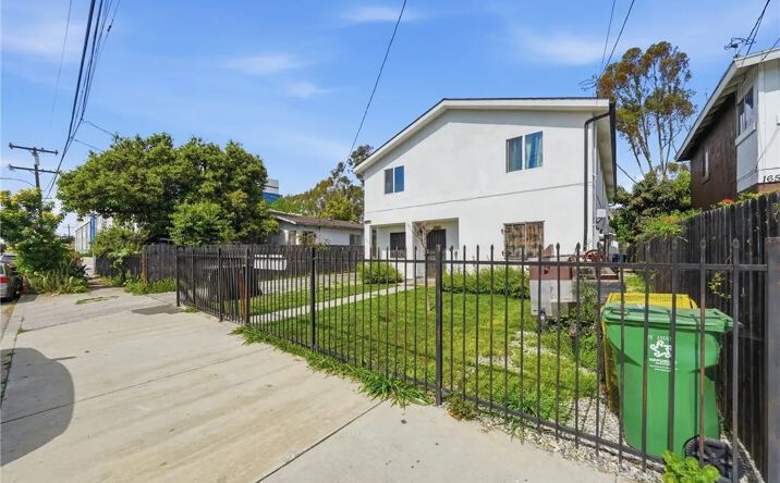 Pictures of Multifamily property located at 1645 E 117th, Los Angeles, CA 90059 for sales - image #1