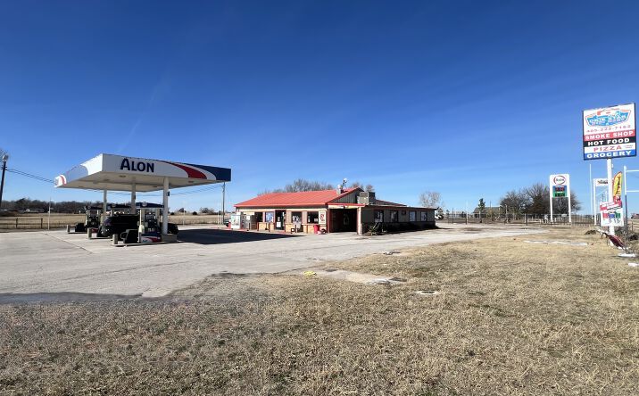 Pictures of Multifamily, Retail property located at 896 E1460 Rd, Ninnekah, OK 73067 for sales - image #1