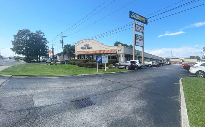 Pictures of Retail property located at 5029 Veterans Memorial Blvd, Metairie, LA 70006 for sales - image #1