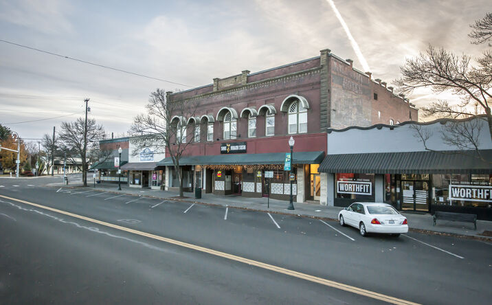 Pictures of Hospitality, Mixed Use, Retail property located at 214-226 E Main St, Walla Walla, Walla Walla, WA 99362 for sales - image #1
