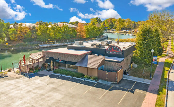 Pictures of Retail property located at 119 Clinton Ave, Saint Clair, MI 48079 for sales - image #1