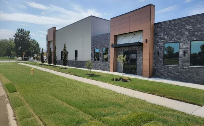 Pictures of Retail, Office property located at 34001 Groesbeck Hwy, Clinton Township, MI 48035 for sales - image #1