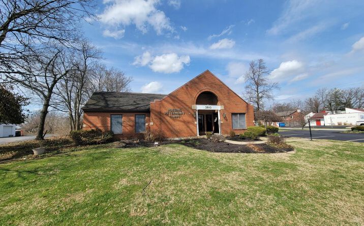 Pictures of Retail, Office property located at 3810 Dixie Hwy, Elsmere, KY 41018 for sales - image #1