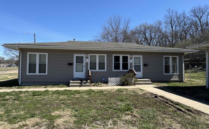 Pictures of Multifamily property located at 825/827 SE 14th ST, Topeka, KS 66607 for sales - image #1