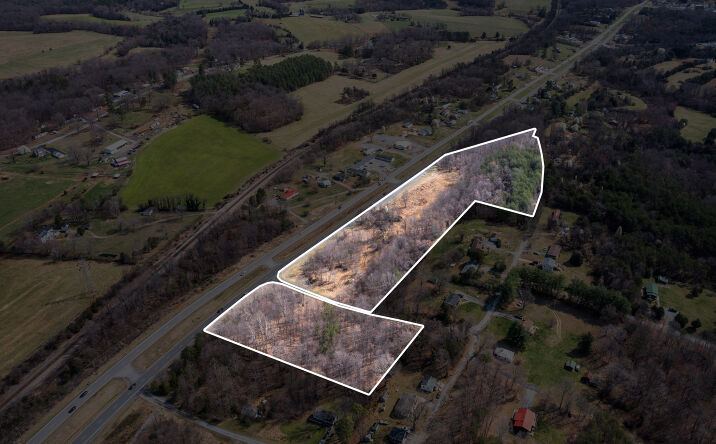 Pictures of Land property located at 4 Tracts W Lynchburg Salem Turnpike, Bedford, VA 24523 for sales - image #1