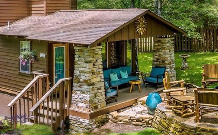 Pictures of Hospitality property located at 50 wall street, Eureka Springs, AR 72632 for sales - image #1