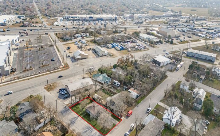 Pictures of Land property located at 1415 Jackson Street, New Braunfels, TX 78130 for sales - image #1