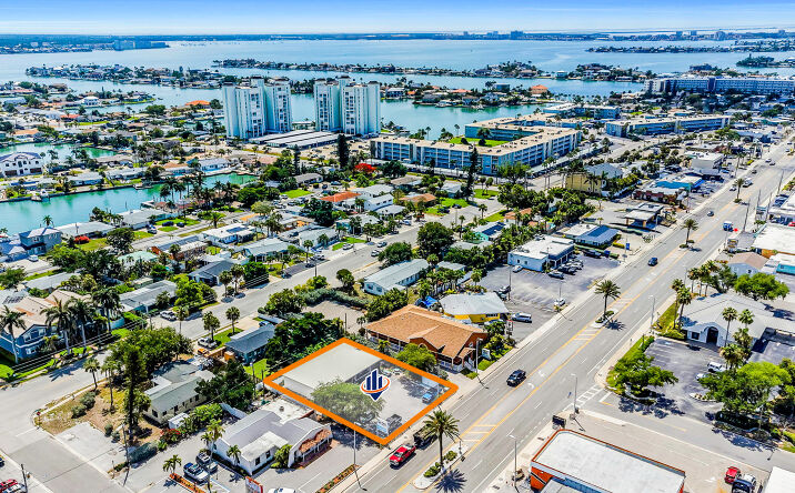 Pictures of Retail property located at 6655 Gulf Blvd, St. Pete Beach, FL 33706 for sales - image #1
