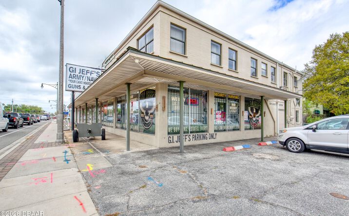 Pictures of Mixed Use, Industrial, Retail property located at 936 W International Speedway Boulevard, Daytona Beach, FL 32114 for sales - image #1