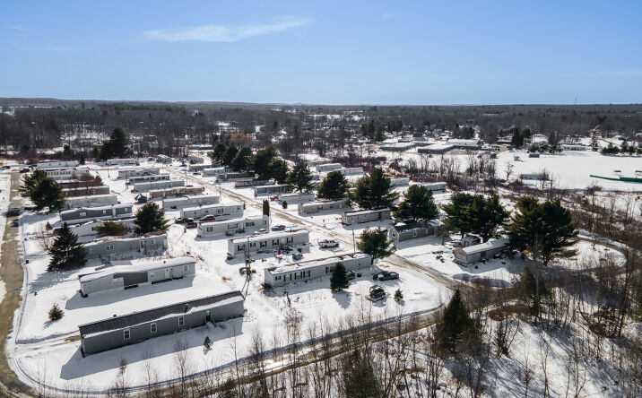 Pictures of Mobile Home Park property located at 27 Silver St, Clinton, ME 04927 for sales - image #1