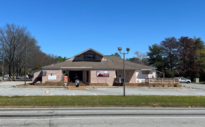 Pictures of Retail property located at 5736 Veterans Pkwy, Columbus, GA 31904 for sales - image #1