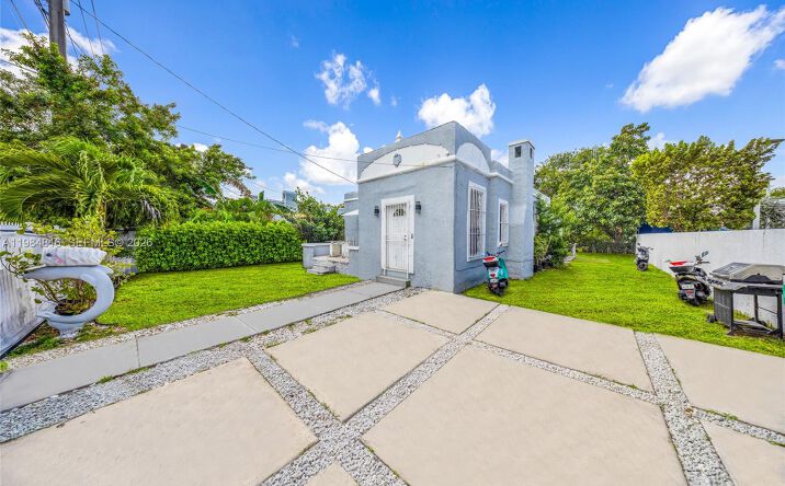 Pictures of Multifamily property located at 844 NW 29th St, Miami, FL 33127 for sales - image #1