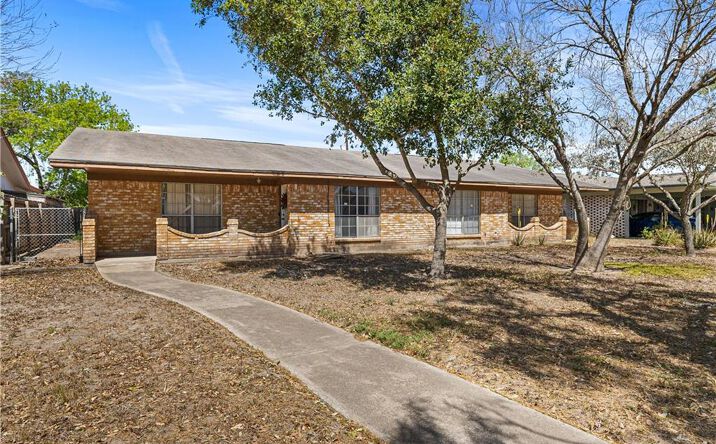 Pictures of Multifamily property located at 513 E Upas Avenue, McAllen, TX 78501 for sales - image #1