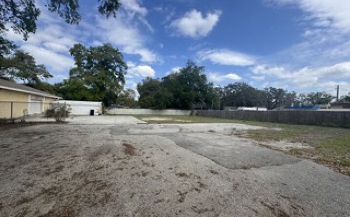 Pictures of Retail property located at 1506 E M.L.K. Jr Blvd, Tampa, FL 33610 for sales - image #1