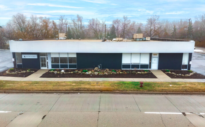 Pictures of Office property located at 1007 W Huron St, Waterford Township, MI 48328 for sales - image #1