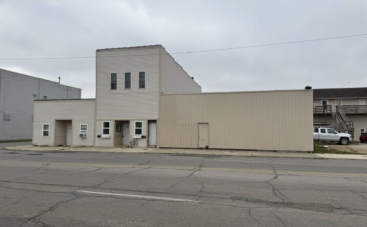 Pictures of Multifamily property located at 1517 S Walnut St, Muncie, IN 47302 for sales - image #1