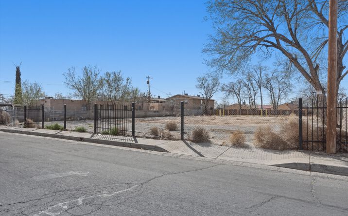 Pictures of Land property located at 215 Wisconsin St NE, Albuquerque, NM 87108 for sales - image #1
