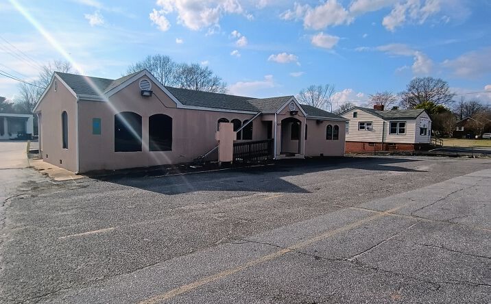 Pictures of Mixed Use, Office, Retail property located at 644 S Broadway St, Forest City, NC 28043 for sales - image #1