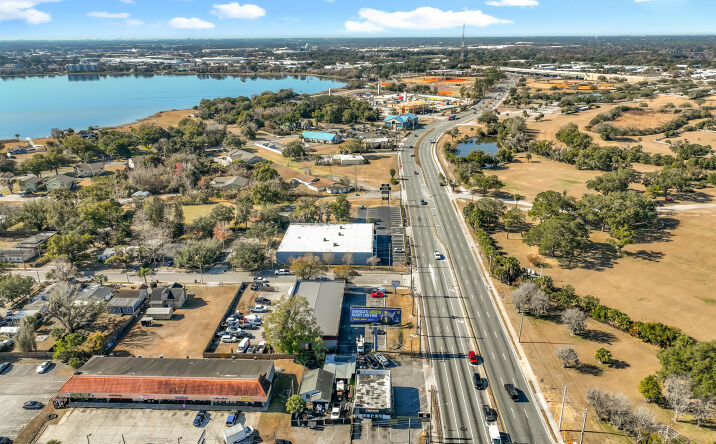 Pictures of Retail property located at Edgewater Dr, Orlando, FL 32804 for sales - image #1