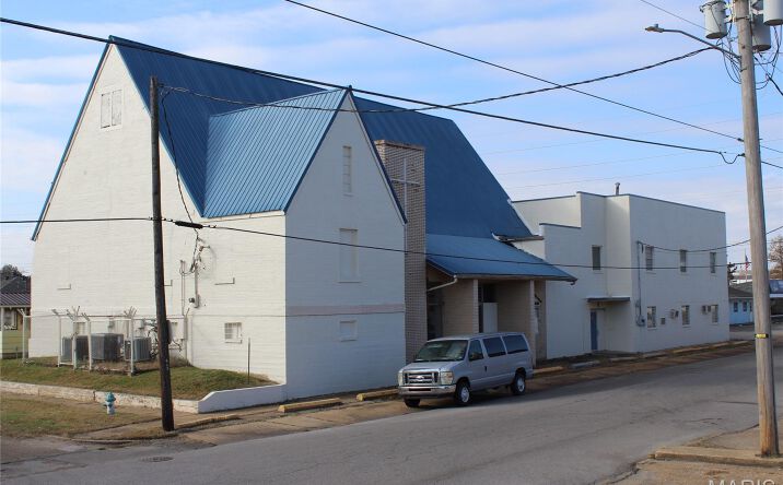 Pictures of Retail, Multifamily, Hospitality, Mixed Use, Special Purpose property located at 338 Hazel St, Poplar Bluff, MO 63901 for sales - image #1