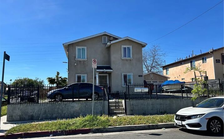 Pictures of Multifamily property located at 689 E 115, Los Angeles, CA 90059 for sales - image #1