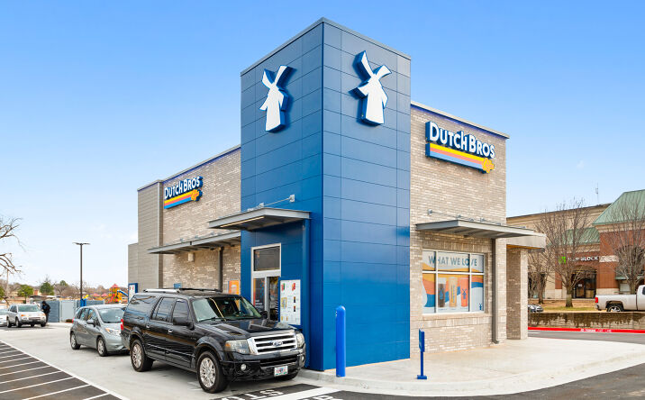 Pictures of Retail property located at 305 S Elm St, Jenks, OK 74037 for sales - image #1