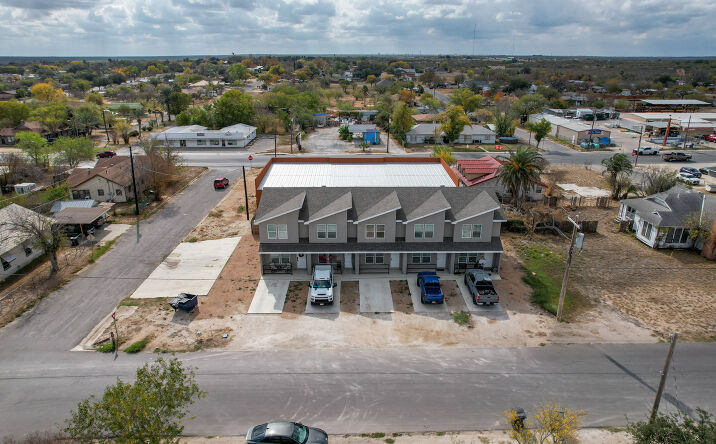 Pictures of Multifamily property located at 1100 W Houston St, Carrizo Springs, TX 78834 for sales - image #1