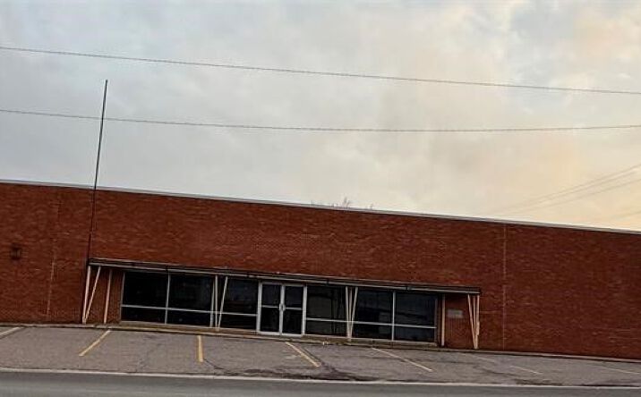 Pictures of Retail, Office, Industrial property located at 301 E 12th, Ada, OK 74820 for sales - image #1