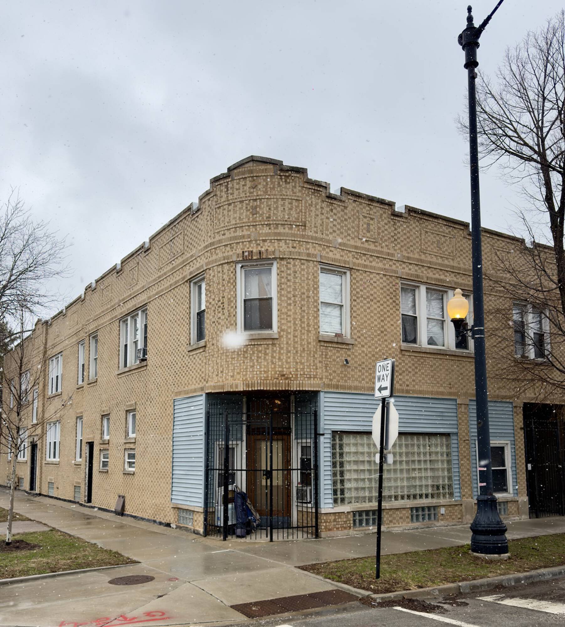 2456 W Lithuanian Plaza Ct