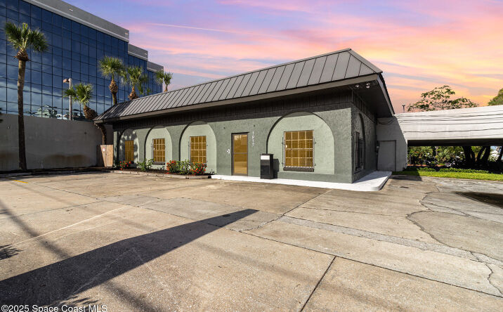 Pictures of Office property located at 1917 S Harbor City Boulevard, Melbourne, FL 32901 for sales - image #1