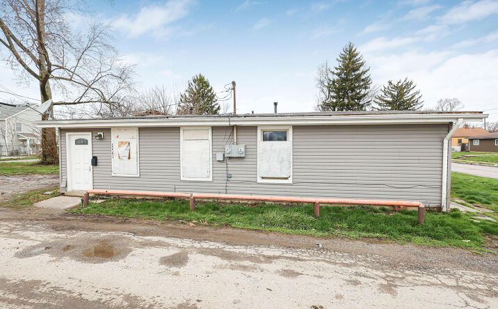 Pictures of Multifamily property located at 2445-2447 Hiawatha Street, Columbus, OH 43211 for sales - image #1