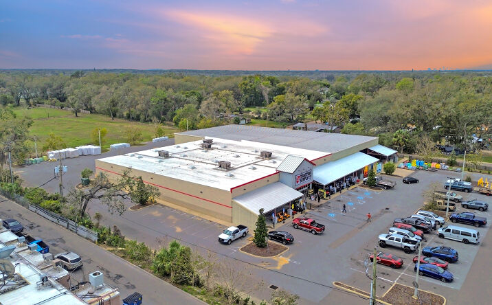 Pictures of Retail property located at 916 W Dr Martin Luther King Jr Blvd, Seffner, FL 33584 for sales - image #1