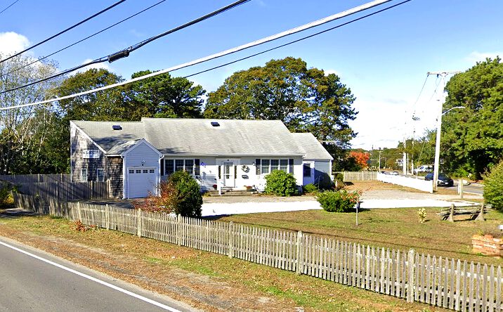 Pictures of Mixed Use, Office, Retail property located at 54 Old Main St, Yarmouth, MA 02664 for sales - image #1