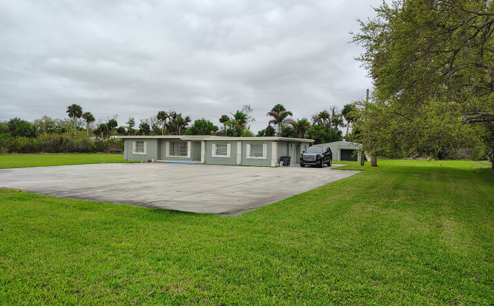 Pictures of Land, Office property located at 2401 W Midway Rd, Fort Pierce, FL 34981 for sales - image #1