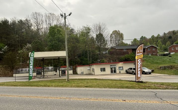 Pictures of Retail property located at 2891 Pisgah Dr, Canton, NC 28716 for sales - image #1