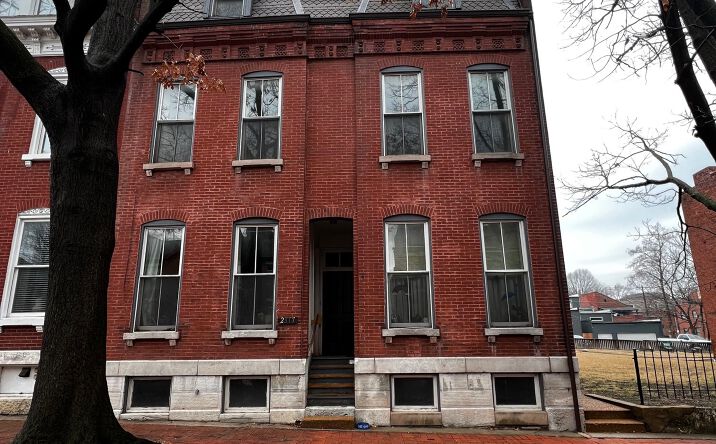 Pictures of Multifamily property located at 2317 S 10th St, St. Louis, MO 63104 for sales - image #1