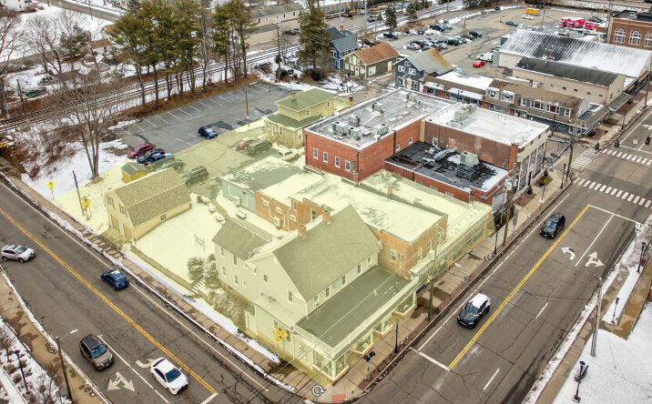 Pictures of Mixed Use, Multifamily, Office, Retail property located at 5 W Main St, Clinton, CT 06413 for sales - image #1